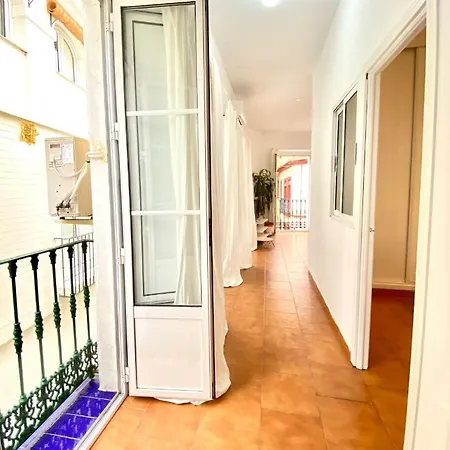 Comfortable Studio Old Town, Parking Optional Seville Exterior photo