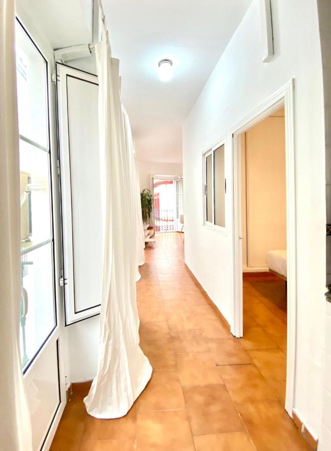 Comfortable Old Town, Parking Optional Apartment *