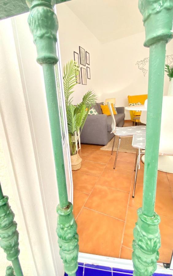 Comfortable Old Town, Parking Optional Apartment Seville