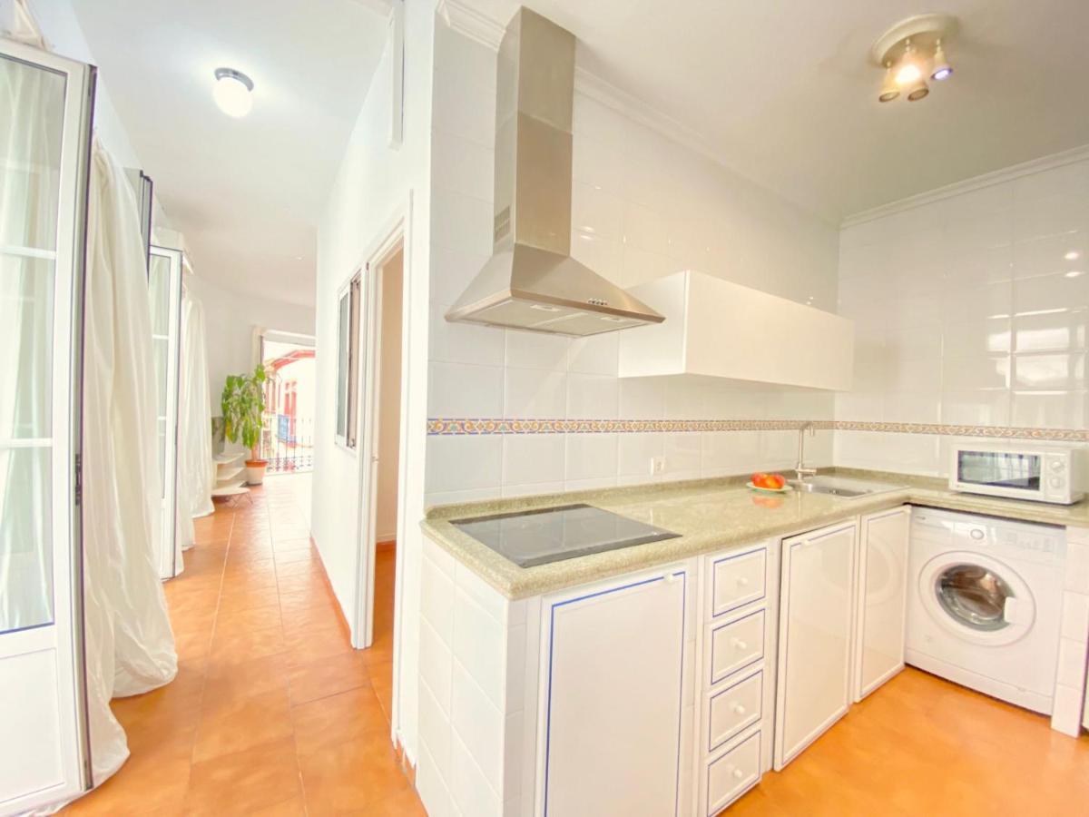 Comfortable Old Town, Parking Optional Apartment