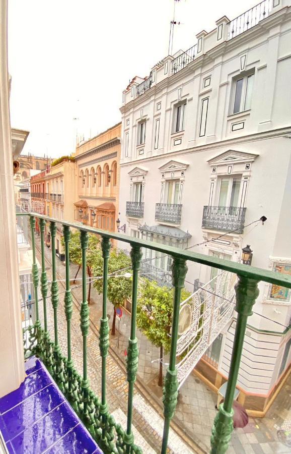 Comfortable Old Town, Parking Optional Apartment *