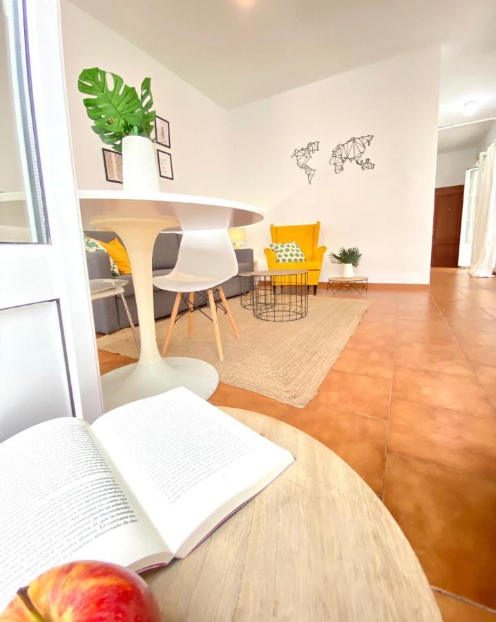 Comfortable Old Town, Parking Optional Apartment *
