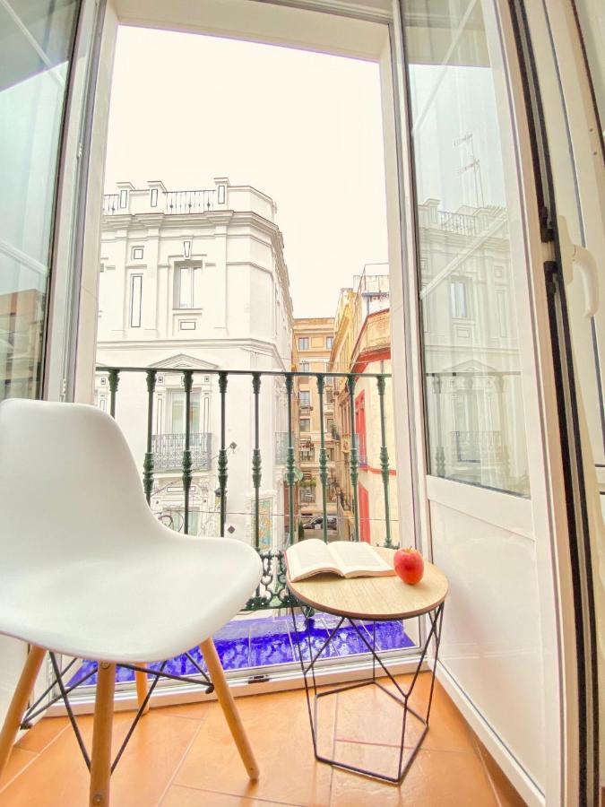Comfortable Old Town, Parking Optional Apartment *