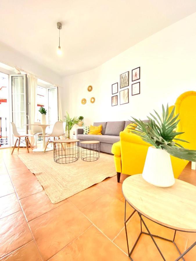 Comfortable Old Town, Parking Optional Apartment Seville