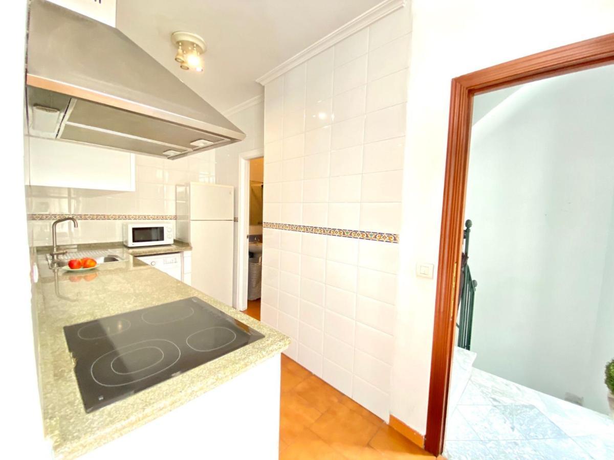 Comfortable Old Town, Parking Optional Apartment